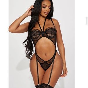 fashion nova Not so sweet lace garter teddy - NWT NEVER WORN